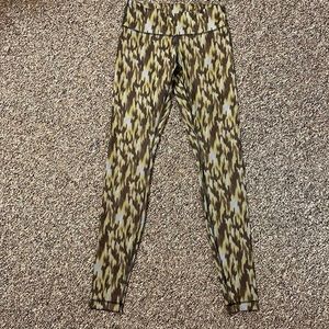 Lululemon low rise patterned leggings sz 4